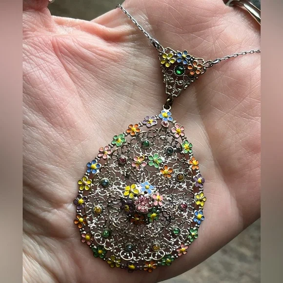 Art Deco Rhodium Plated And Enamel Painted Floral Design LavaliereStyle Necklace - Picture 9 of 16